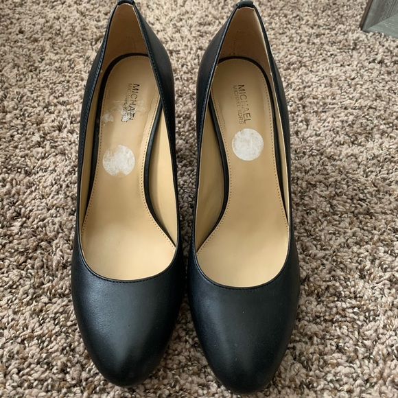 Michael Kors Round Toe Chunky Pump - Picture 3 of 10